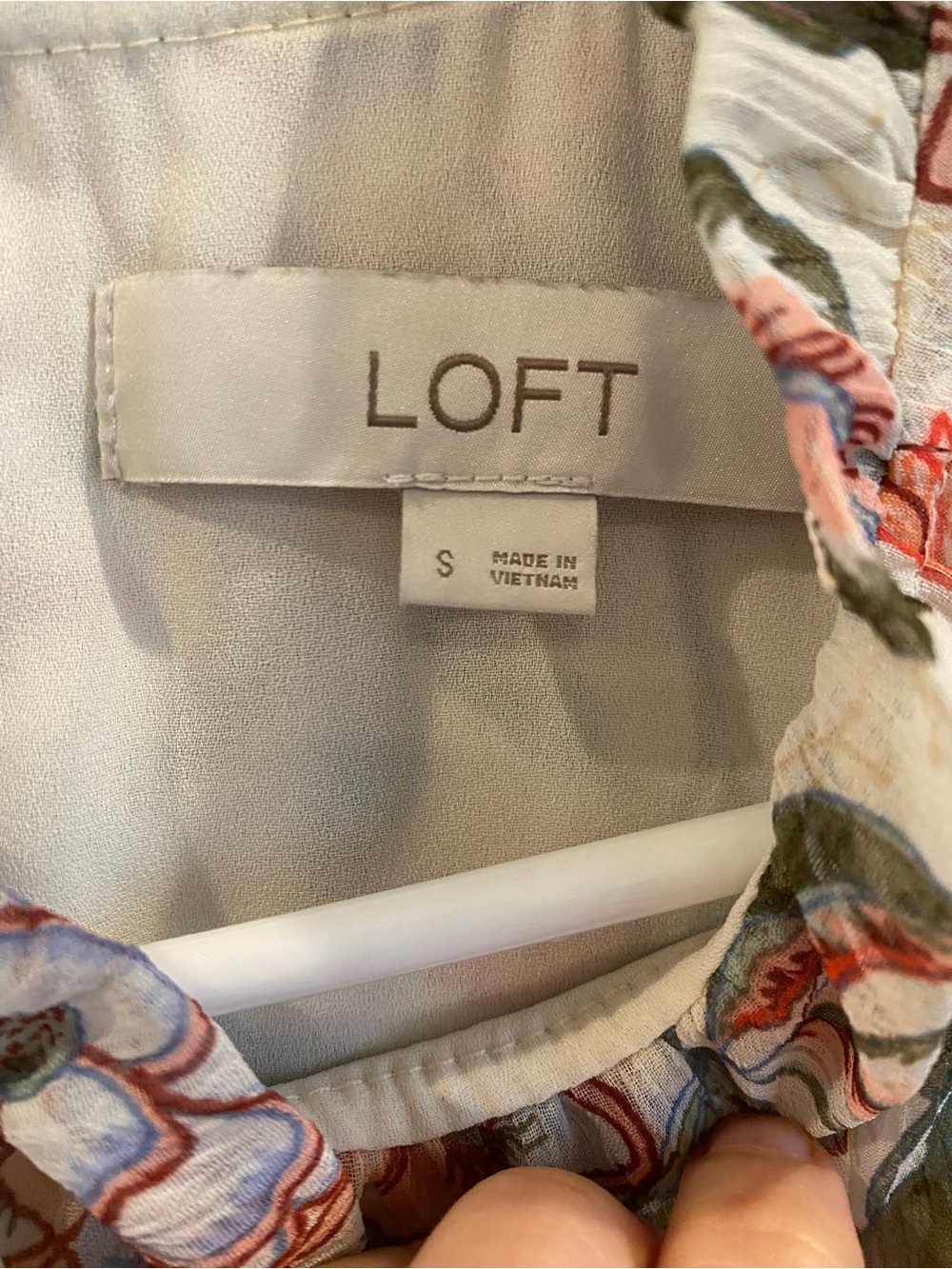 LOFT Cream Floral Puff-Sleeve Blouse - Picture 2 of 7